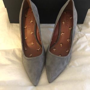Beautiful Suede Grey Pumps (85 mm)